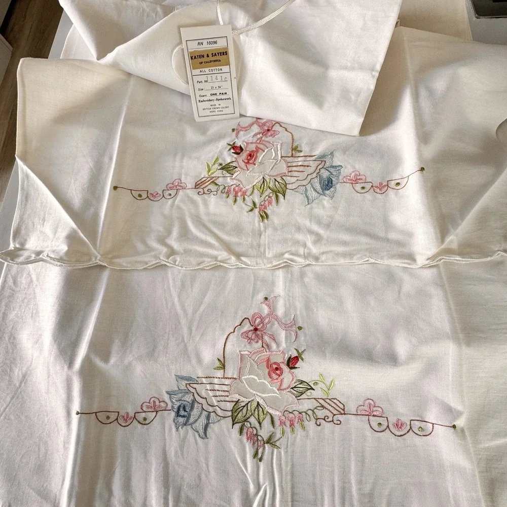 Vintage Hand Embroidered Pillowcases Set Katen & Sayers‎ Hong Kong Floral NWT